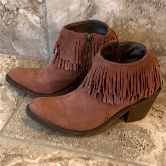 Super cute brown suede booties size 8.5 - Picture 2 of 8